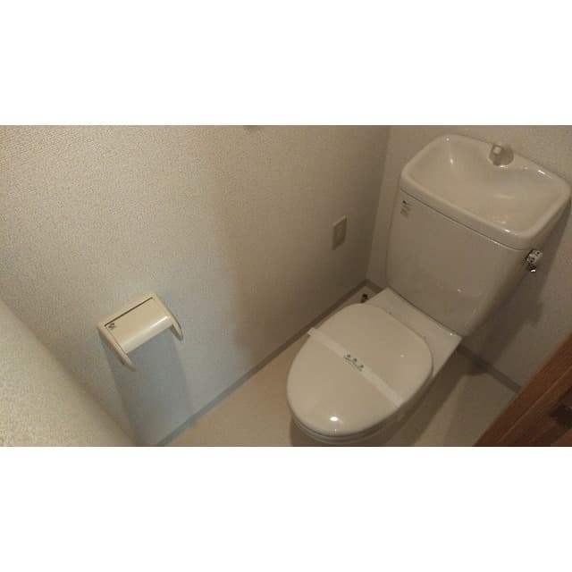 Room image 10