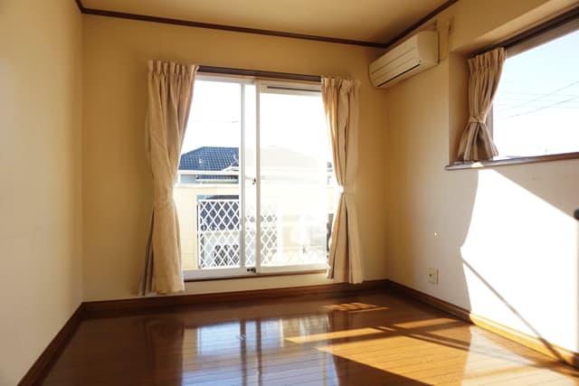 Room image 15