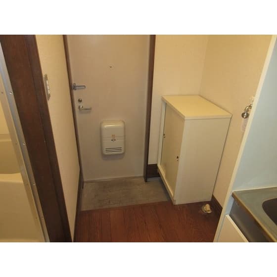 Room image 12
