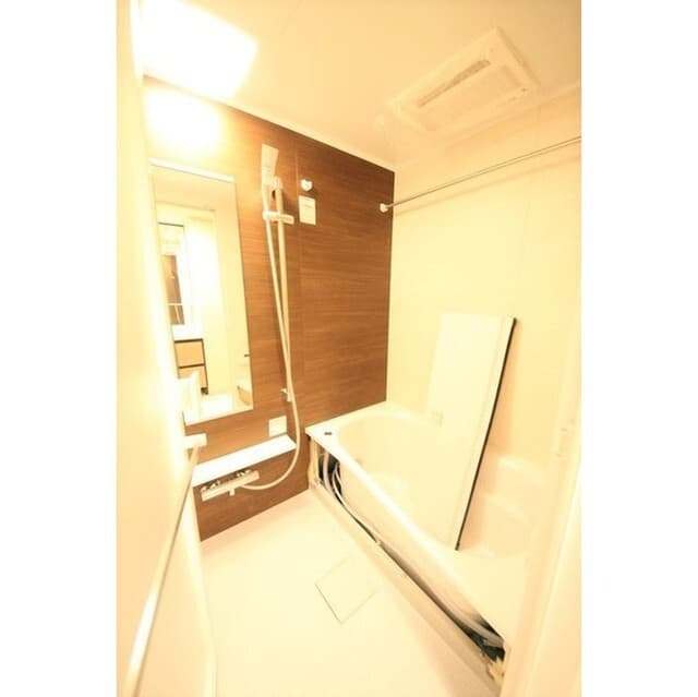 Room image 10