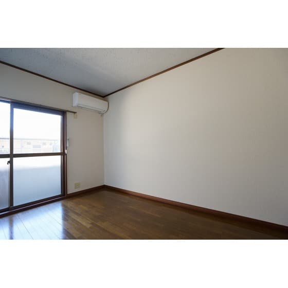 Room image 15