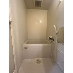 Room image 9