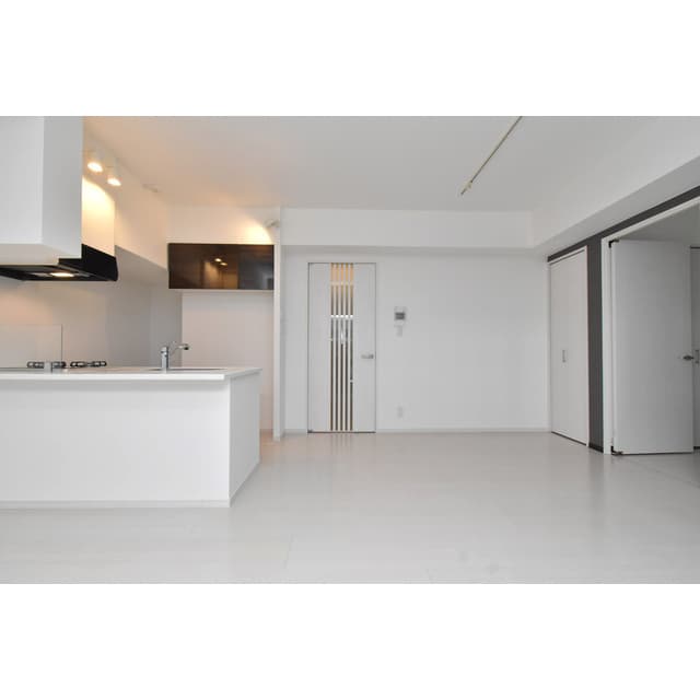 Room image 16