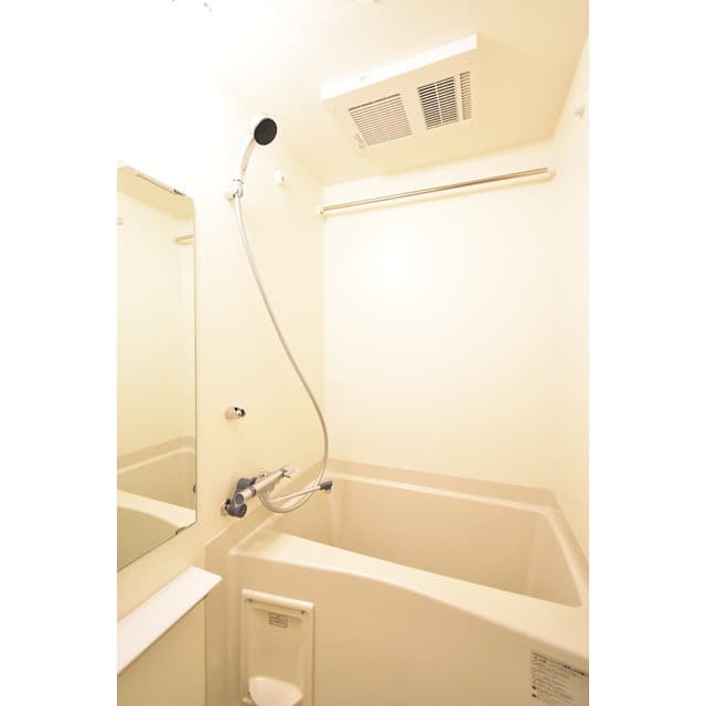 Room image 11