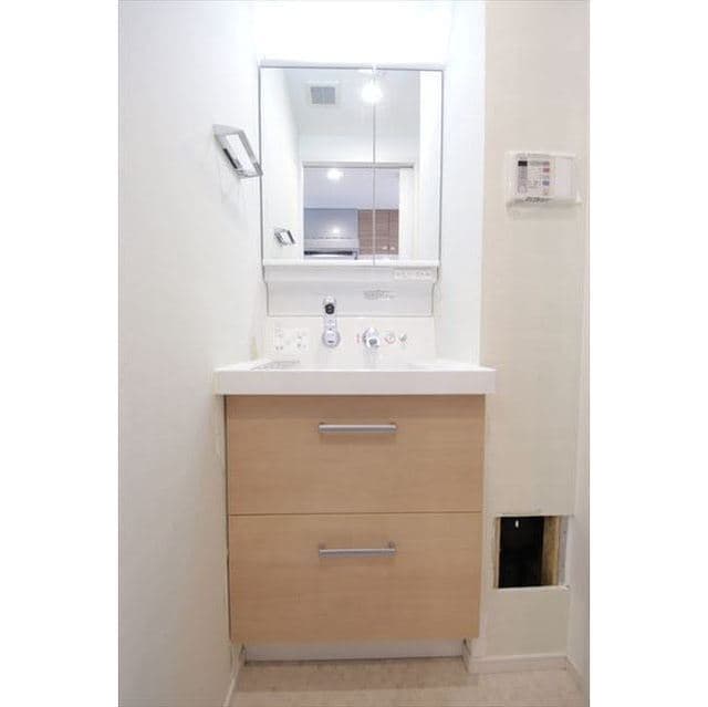 Room image 16