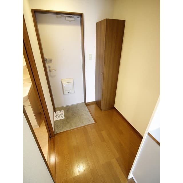 Room image 15