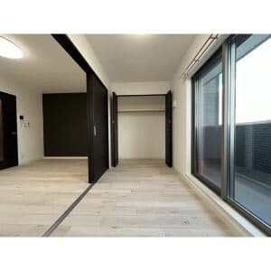 Room image 12
