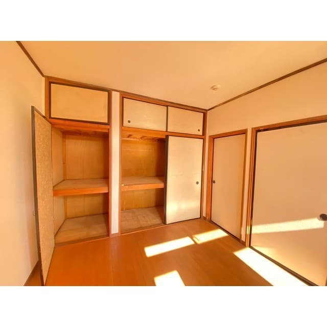 Room image 12