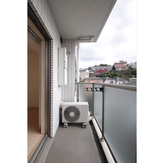 Room image 11