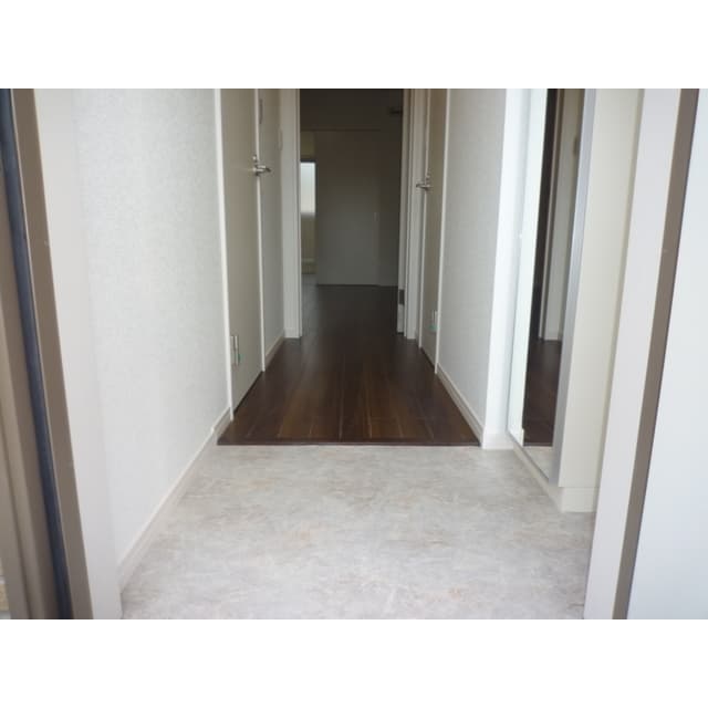 Room image 13
