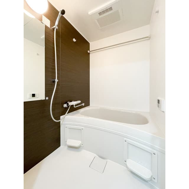 Room image 12