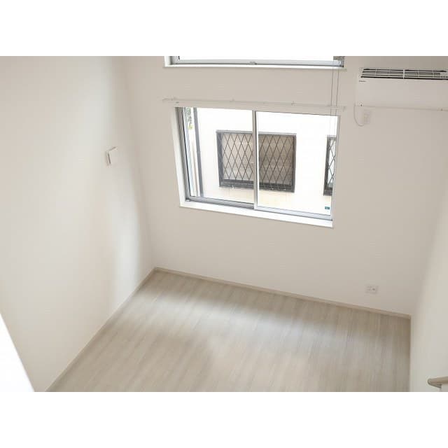 Room image 16