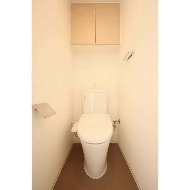 Room image 16