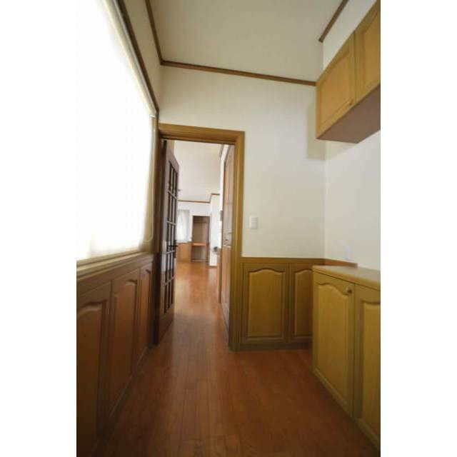 Room image 12