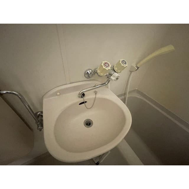 Room image 12