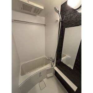 Room image 16