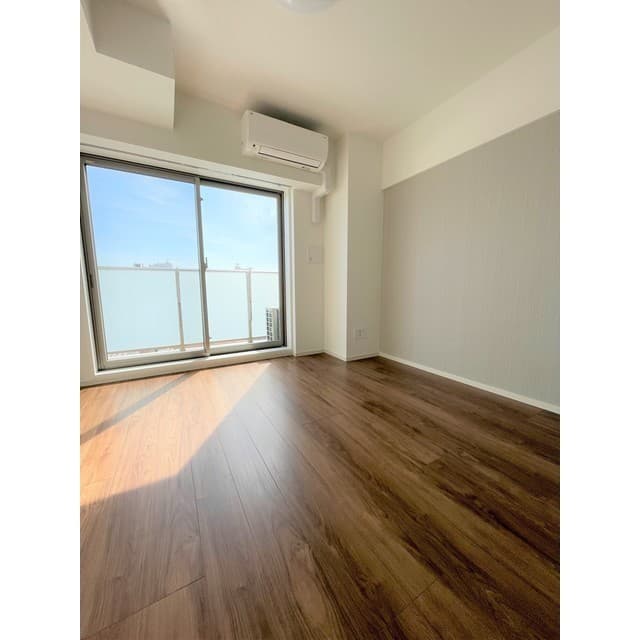 Room image 12