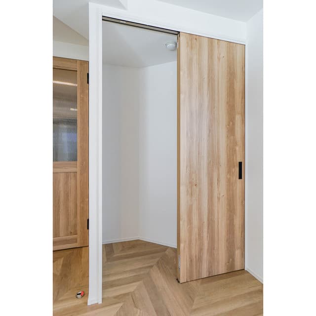 Room image 8