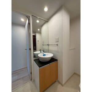 Room image 16
