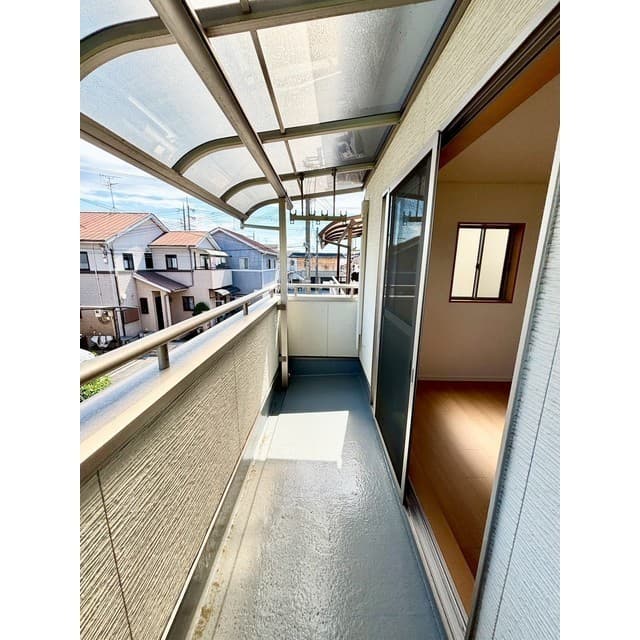 Room image 15