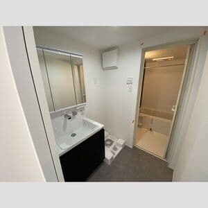 Room image 12