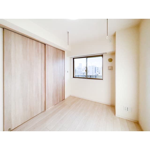 Room image 13