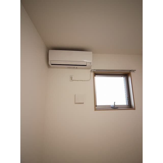 Room image 15