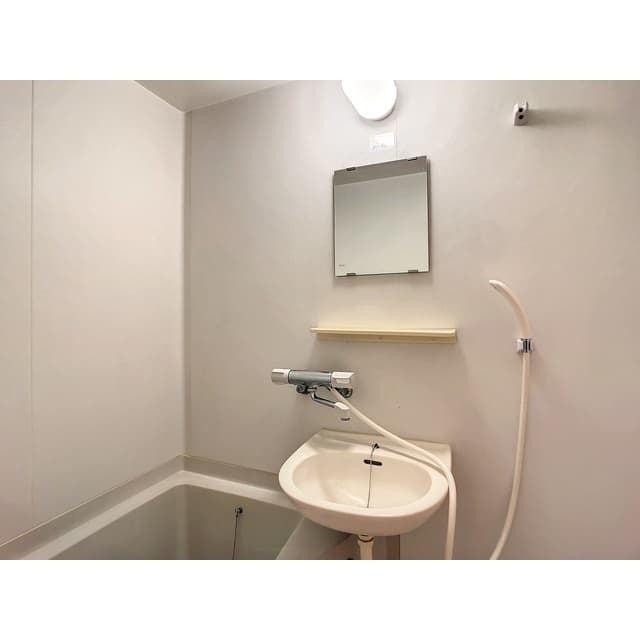 Room image 11
