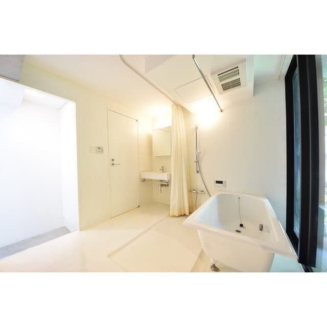 Room image 12