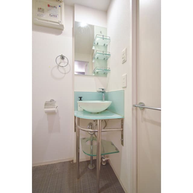 Room image 9