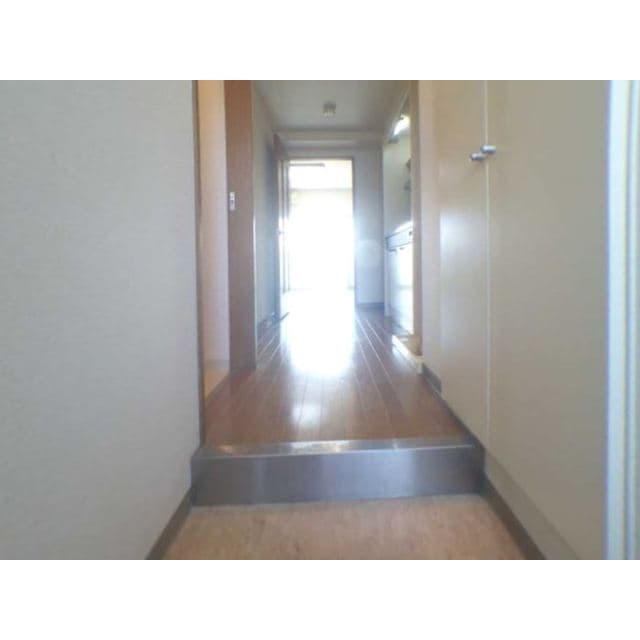 Room image 15