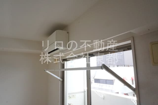 Room image 15