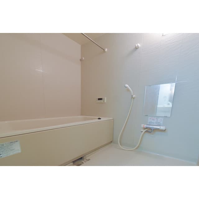 Room image 8
