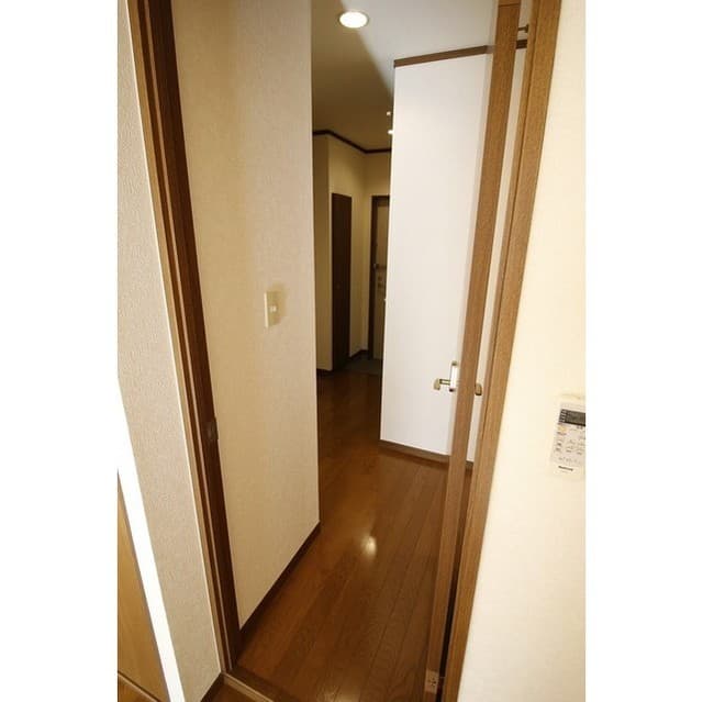 Room image 12