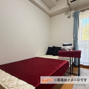 Room image 8