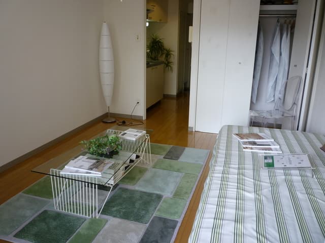 Room image 12