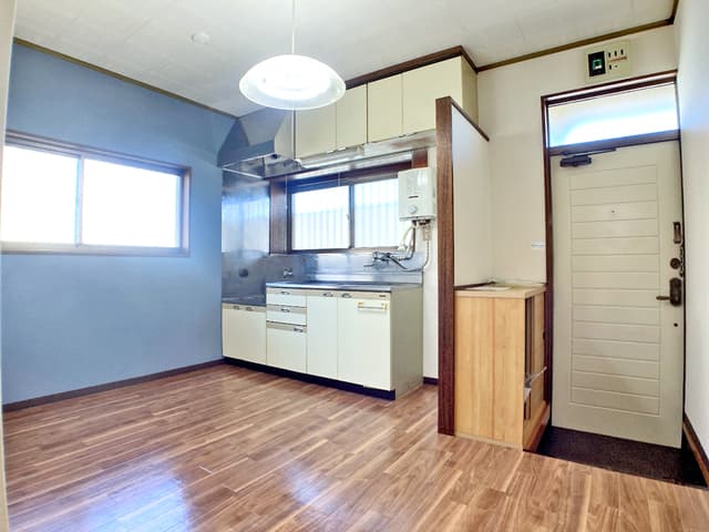 Room image 11