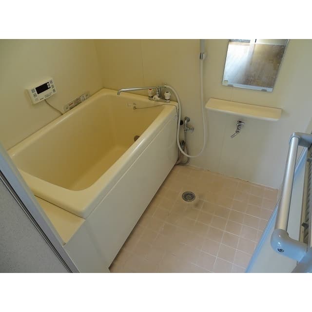 Room image 10