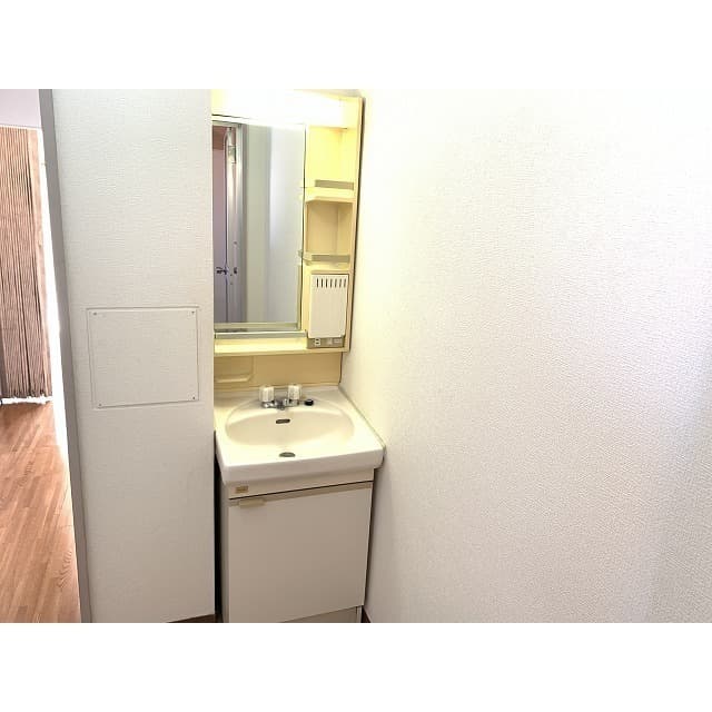 Room image 12