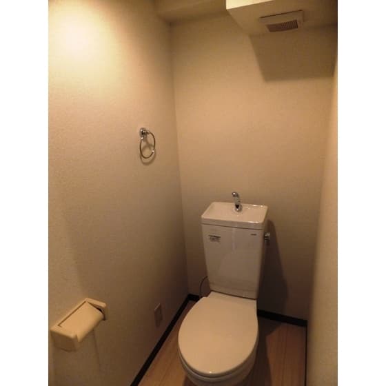 Room image 11