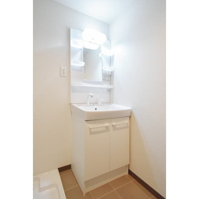 Room image 13