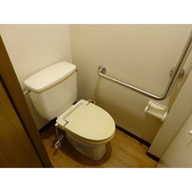 Room image 10
