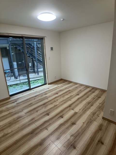 Room image 16