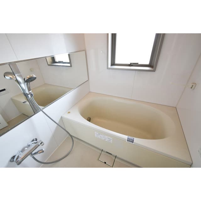 Room image 11