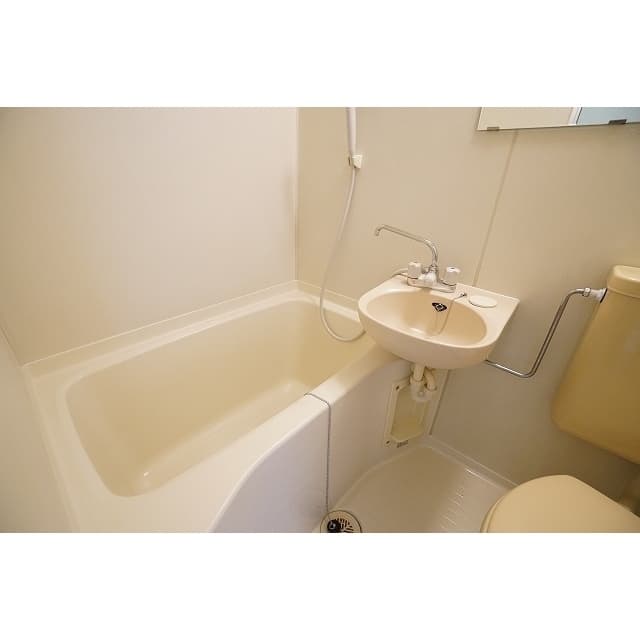 Room image 10