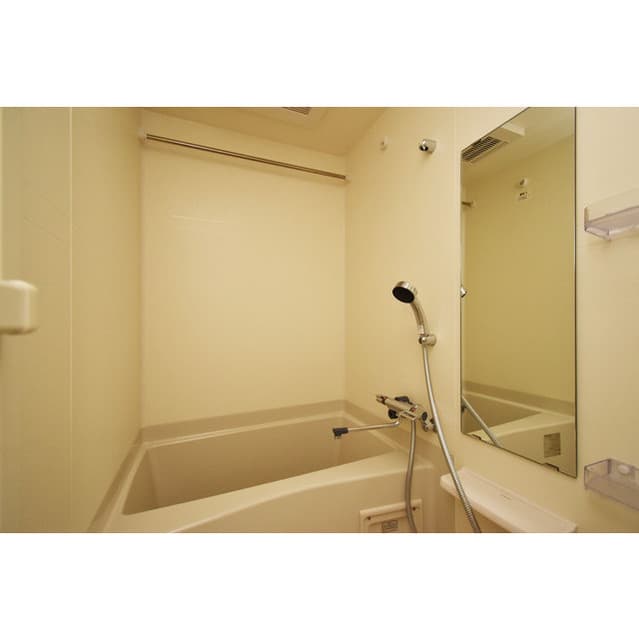 Room image 9