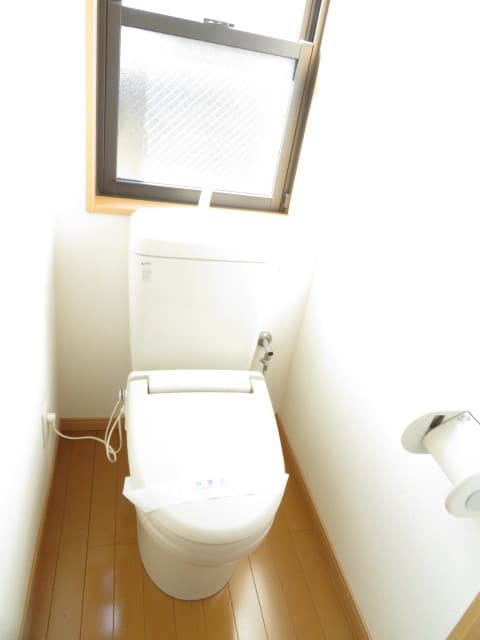 Room image 8