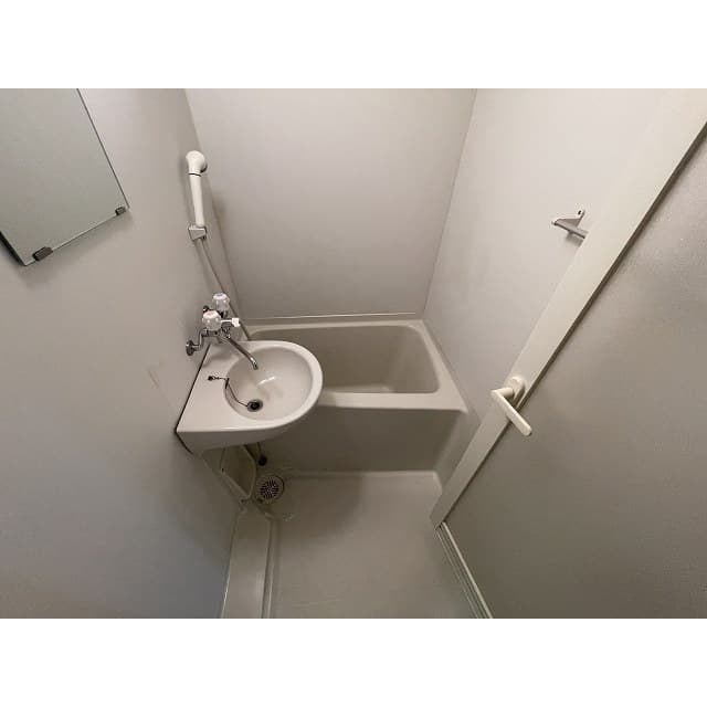 Room image 10