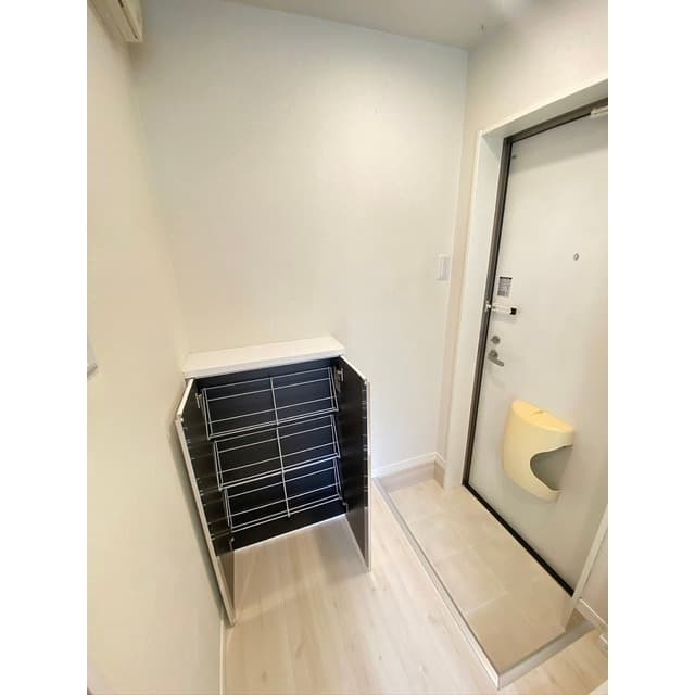 Room image 8
