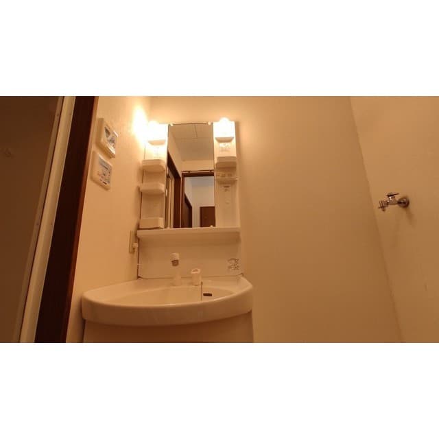 Room image 11